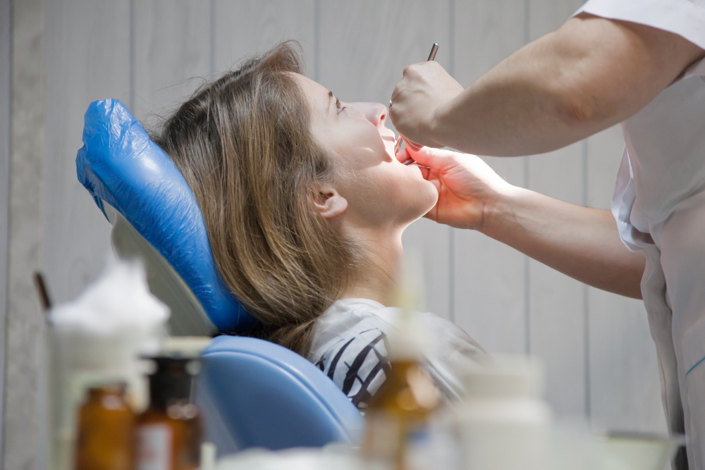 Benefits of professional wisdom tooth removal including pain relief and protection of surrounding teeth